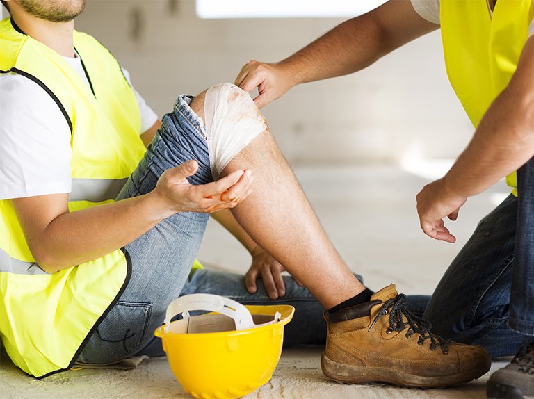 construction worker with knee injury
